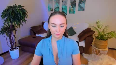 Snapshot of pieceofinspiration chatting on February 27, 10:31 pm Emelie online show from February 27, 10:31 pm