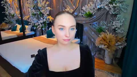 Snapshot of pieceofinspiration chatting on February 28, 5:26 pm Emelie online show from February 28, 5:26 pm