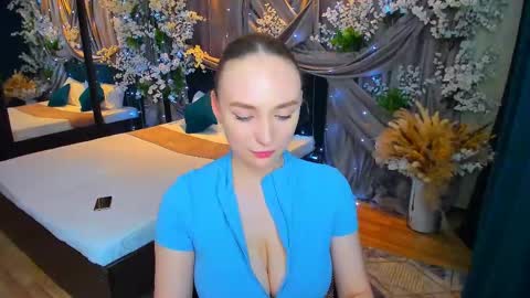 Snapshot of pieceofinspiration chatting on February 28, 8:28 pm Emelie online show from February 28, 8:28 pm