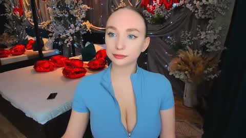 Snapshot of pieceofinspiration chatting on February 21, 4:37 pm Emelie online show from February 21, 4:37 pm