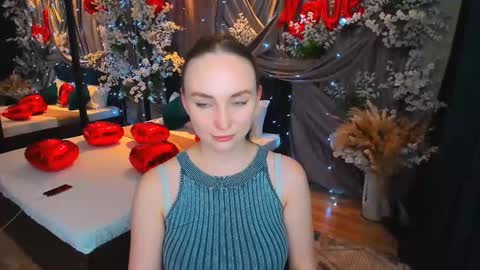 Snapshot of pieceofinspiration chatting on February 15, 5:50 pm Emelie online show from February 15, 5:50 pm