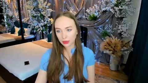 Snapshot of pieceofinspiration chatting on March 2, 10:14 am Emelie online show from March 2, 10:14 am