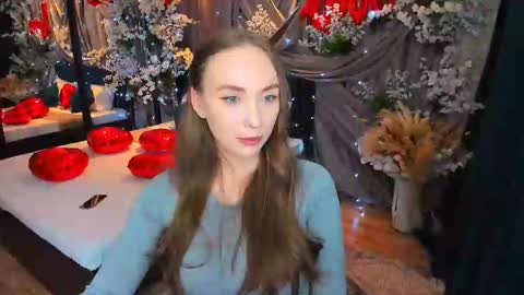 Snapshot of pieceofinspiration chatting on February 18, 5:31 pm Emelie online show from February 18, 5:31 pm