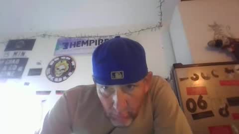 pierce702420 online show from April 1, 11:12 pm