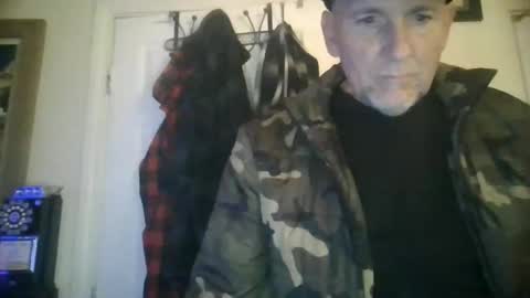 pierce702702 online show from January 1, 5:43 am