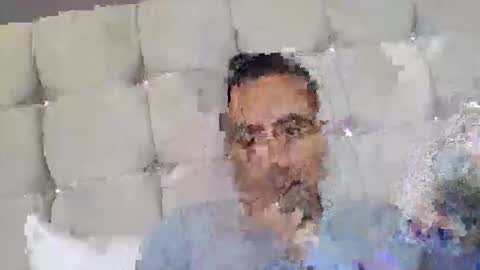 pieslatinos online show from November 4, 5:58 pm