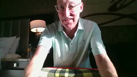 PieSunshine online show from November 9, 4:10 pm