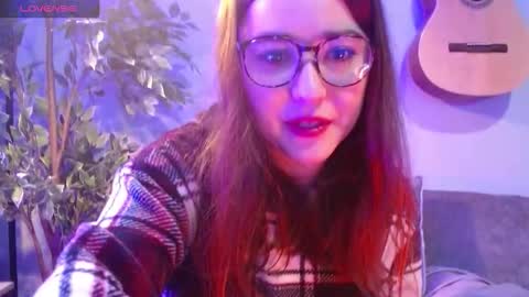 PilloGoddess online show from December 22, 8:21 am