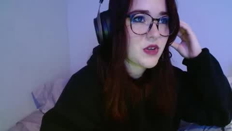 PilloGoddess online show from October 19, 8:41 am