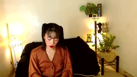 pinaybella_in_town online show from December 12, 11:39 am