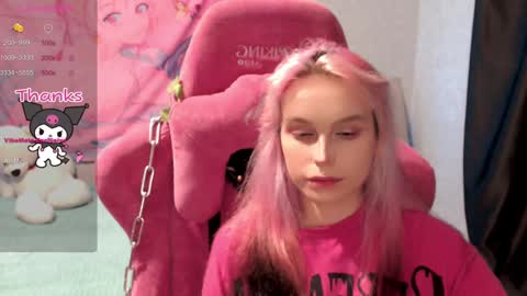 Snapshot of pineapple_dope chatting on December 10, 7:11 pm Nancy online show from December 10, 7:11 pm