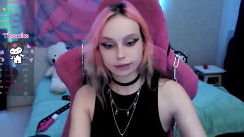 Snapshot of pineapple_dope chatting on September 20, 11:52 pm Nancy online show from September 20, 11:52 pm