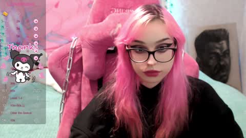 Snapshot of pineapple_dope chatting on January 17, 1:36 am Nancy online show from January 17, 1:36 am