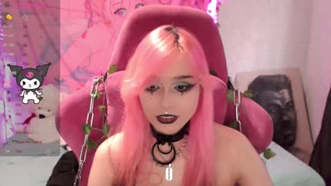 Snapshot of pineapple_dope chatting on March 10, 4:17 am Nancy online show from March 10, 4:17 am