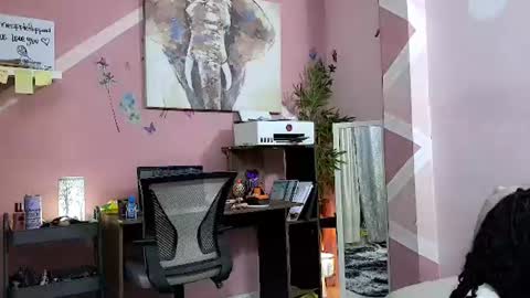 pineappleflipped online show from July 10, 1:43 am