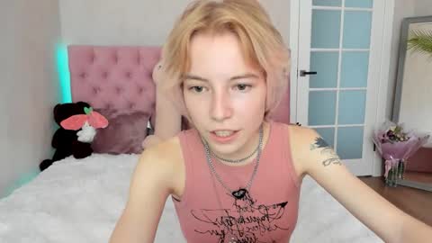 pink_lila18 online show from September 15, 9:44 am