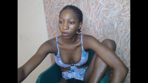 pinknjuicyx online show from December 18, 8:31 am