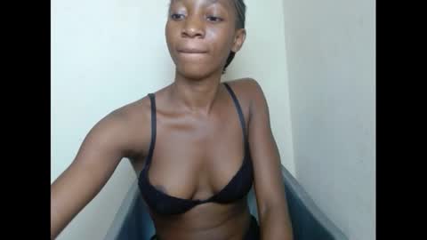 pinknjuicyx online show from December 11, 4:31 pm