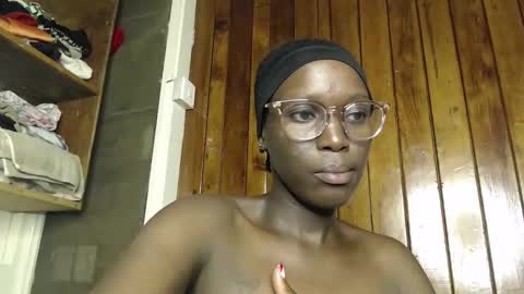 pinky_lips1 online show from April 25, 7:22 pm