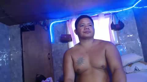 pinoyhotchubby85 online show from November 10, 2:03 am