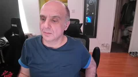 pip10 online show from April 21, 12:01 pm