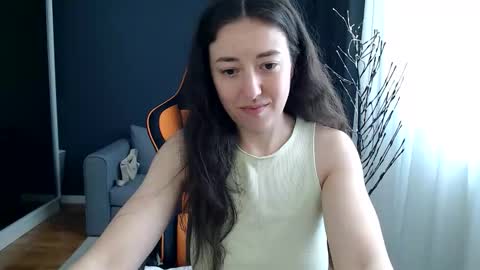 piscesgirl06 online show from March 12, 7:56 am