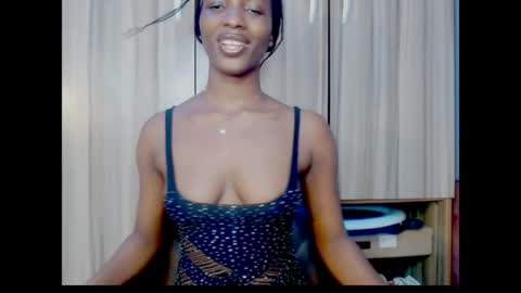 Ella online show from June 28, 1:51 pm