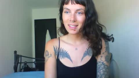 pixiecatfairy online show from September 12, 12:40 pm