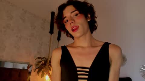 cris online show from March 11, 5:02 am