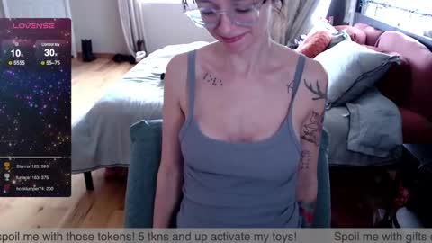 Plantbabeee online show from January 9, 8:01 pm