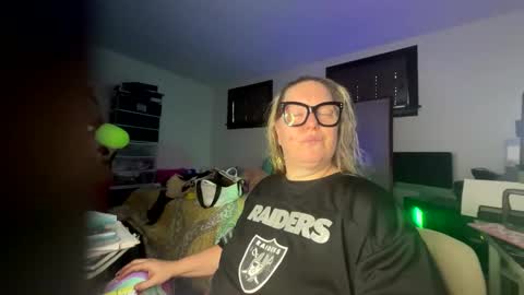 Platinum Puzzy online show from February 23, 9:17 pm