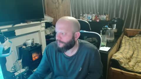 playboy_horny online show from April 19, 12:00 am