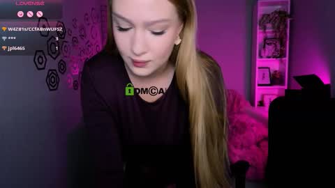 Sophie online show from November 17, 8:33 pm