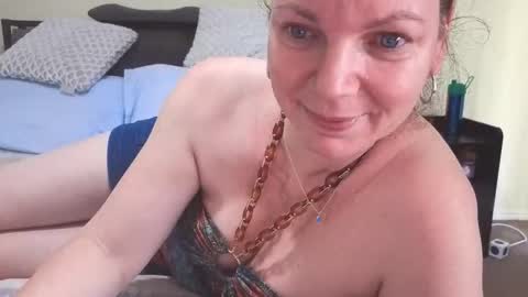 playfulcurvymilf online show from September 19, 2:37 am