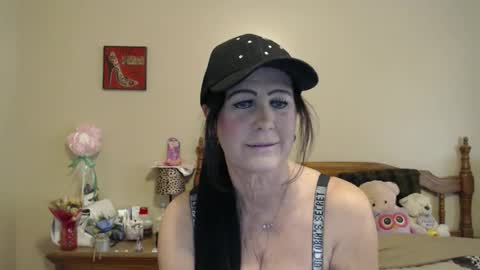 playfulkitten17 online show from January 9, 4:12 pm