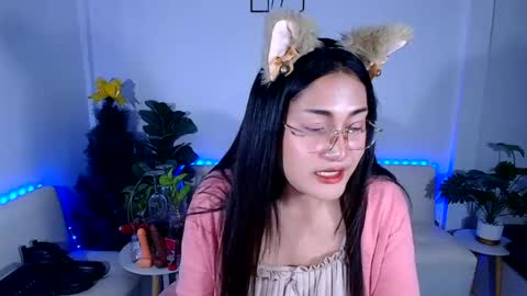 Ploysai online show from June 19, 9:37 am