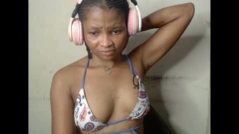 Snapshot of plumnjuicyx chatting on March 8, 9:06 am plumnjuicyx online show from March 8, 9:06 am