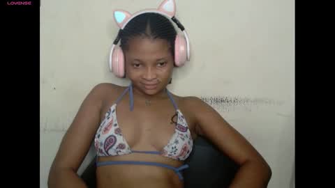 Snapshot of plumnjuicyx chatting on March 9, 8:51 am plumnjuicyx online show from March 9, 8:51 am