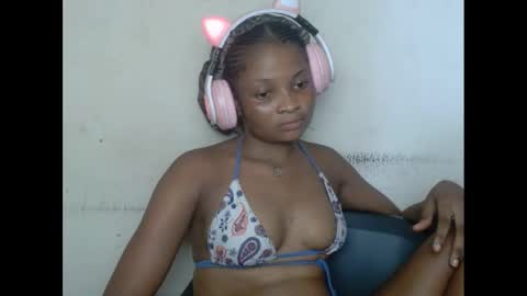 Snapshot of plumnjuicyx chatting on March 1, 10:13 am plumnjuicyx online show from March 1, 10:13 am
