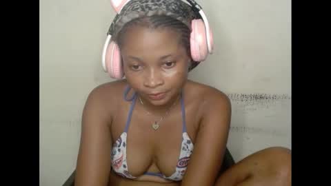 Snapshot of plumnjuicyx chatting on March 5, 10:11 am plumnjuicyx online show from March 5, 10:11 am