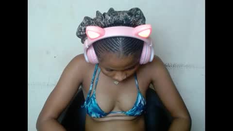Snapshot of plumnjuicyx chatting on February 21, 1:44 pm plumnjuicyx online show from February 21, 1:44 pm