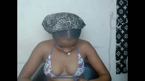 Snapshot of plumnjuicyx chatting on March 2, 9:21 am plumnjuicyx online show from March 2, 9:21 am