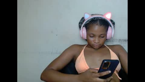 Snapshot of plumnjuicyx chatting on February 24, 2:37 pm plumnjuicyx online show from February 24, 2:37 pm