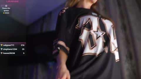 Ari online show from May 23, 11:34 pm
