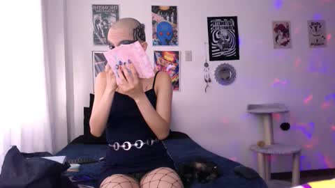    online show from December 20, 9:55 pm