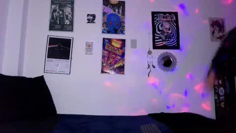    online show from October 23, 2:57 am