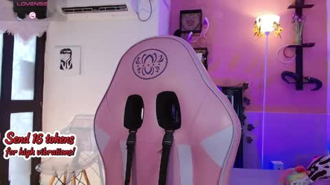 poison_liv online show from April 4, 1:51 pm