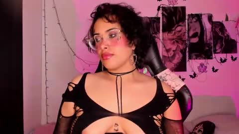 Willow                      Hours 12pm to 630pm Colombian time FRIDAY AND SUNDAY FREE DAYS online show from October 15, 6:31 pm