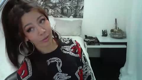polina_p online show from April 19, 2:07 pm