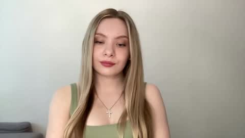 polishangel222 online show from June 13, 2:49 pm